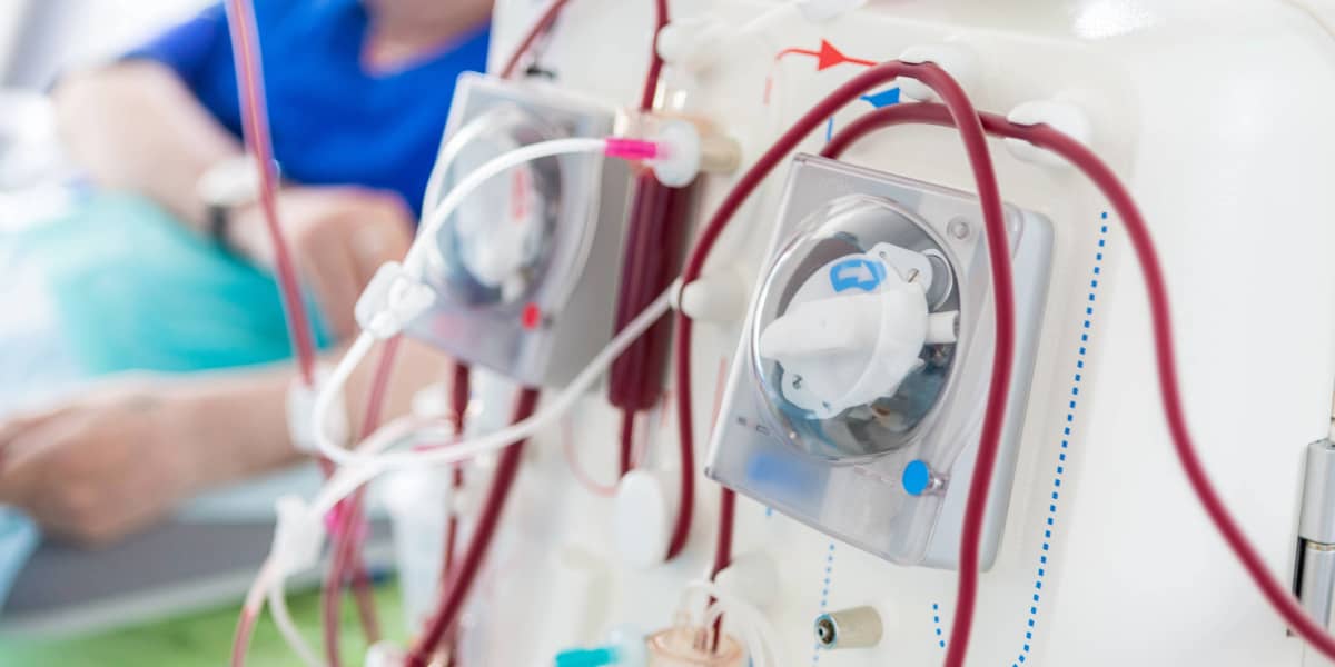 fluidmetering's tweet card. Guide for engineers to showcase how to select valveless piston pumps for a new dialysis machine based on flow rate, fluid requirements, and temperatures.