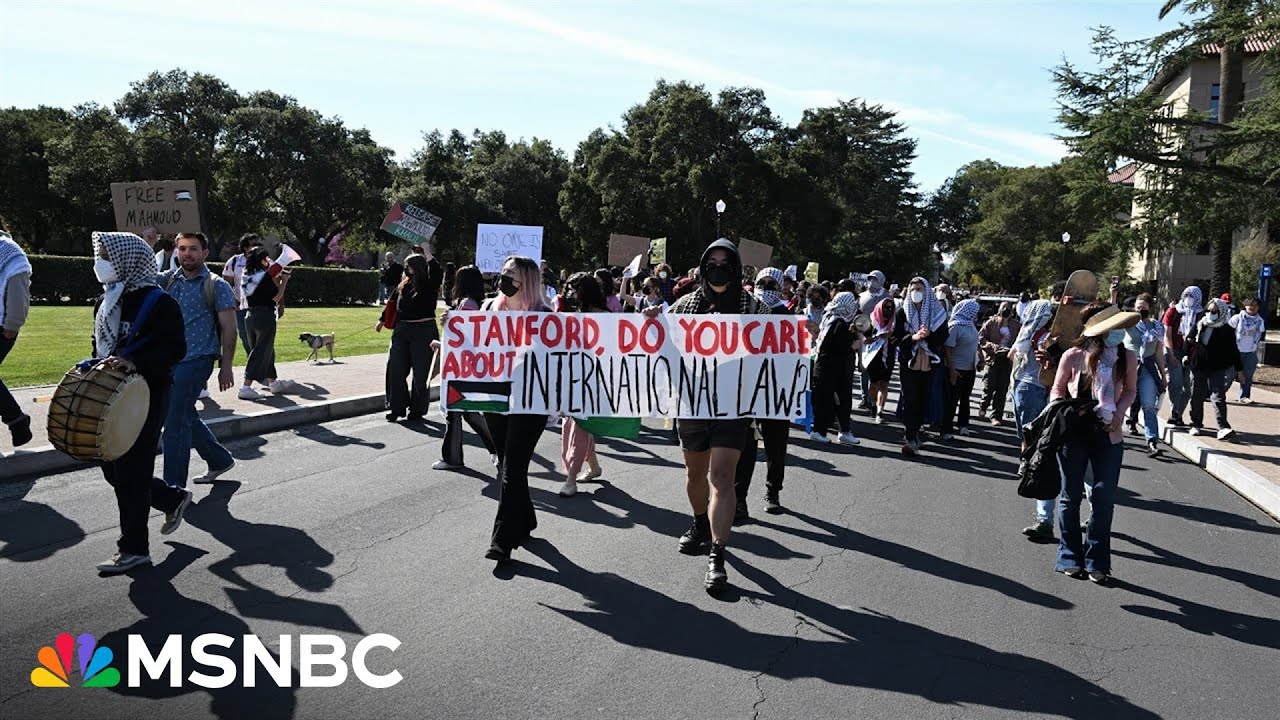 SPLC's tweet card. Student journalists stand together