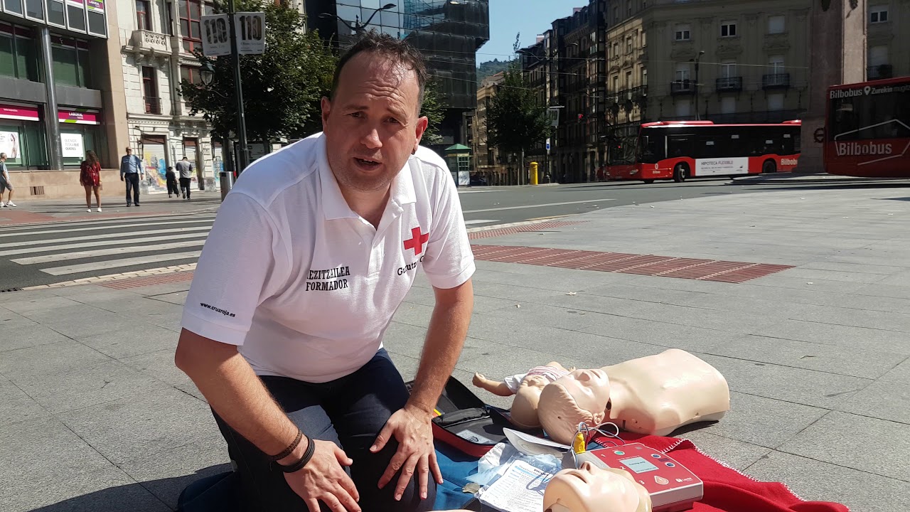 112cyl's tweet card. ¿Cómo hacer una RCP (Reanimación CardioPulmonar)? - Primeros Auxilios