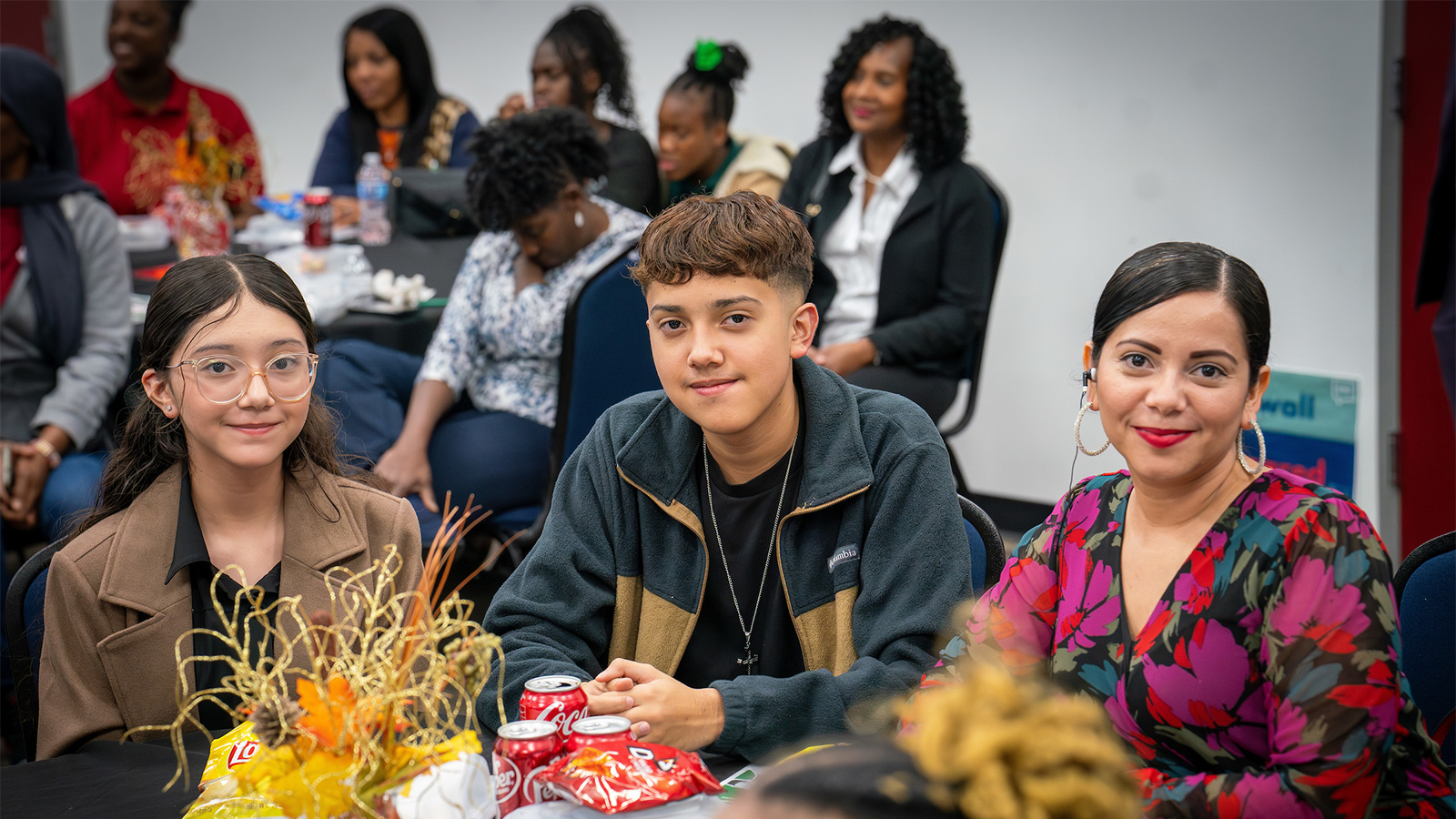 SpringEspanol's tweet card. El Departamento de Participación Familiar y Comunitaria (FACE) del Distrito Escolar Independiente de Spring organizó un evento especial el 21 de noviembre, para celebrar la gran dedicación de las...