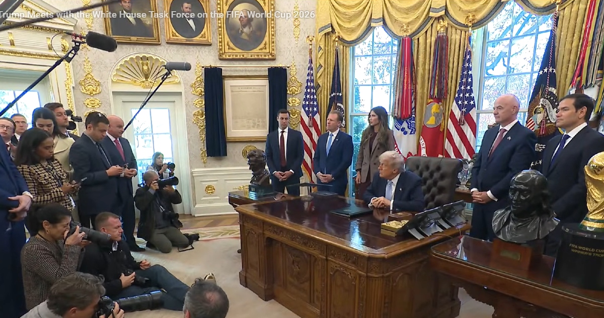 SinEmbargoMX's tweet card. El Presidente de Estados Unidos (EU), Donald Trump, dijo una vez más que no descarta atacar en México al crimen organizado para detener el flujo de drogas.