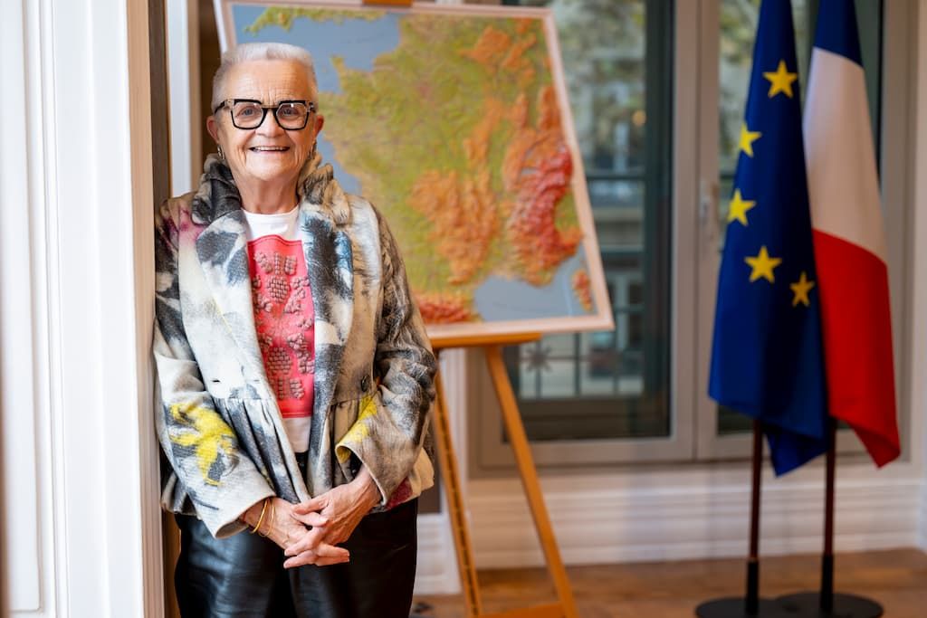 leJDD's tweet card. PÉRIPHÉRIE. La ministre s’évertue à combattre l’opposition entre villes et campagne et à redonner une perspective aux territoires oubliés.