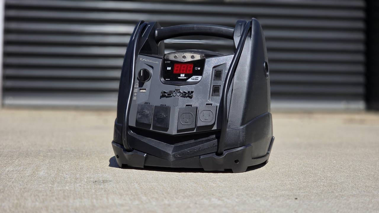 ManTripping's tweet card. Schumacher SJ1332 1200 amp portable power station review: comprehensive 6-in-1 emergency solution combines jump starting, AC power, air compression, and inflation for road trips and outdoor adventu...