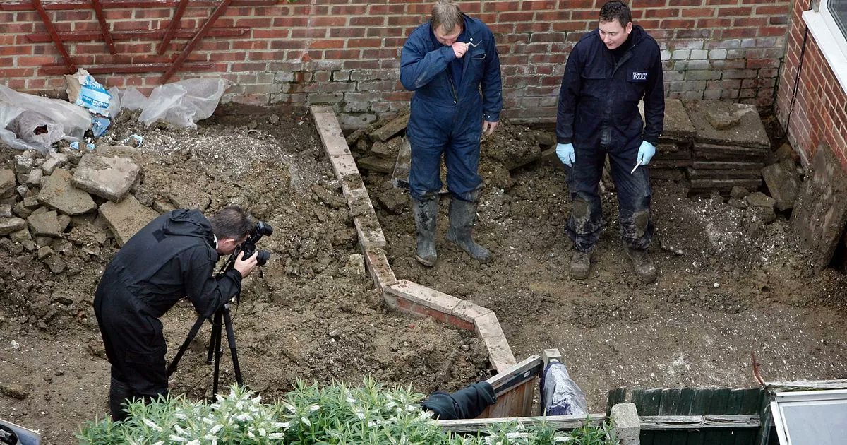 ThanetGazette's tweet card. The psychopath told neighbours he was digging a sandpit but the shallow grave contained the bodies of a schoolgirl and an 18-year-old woman