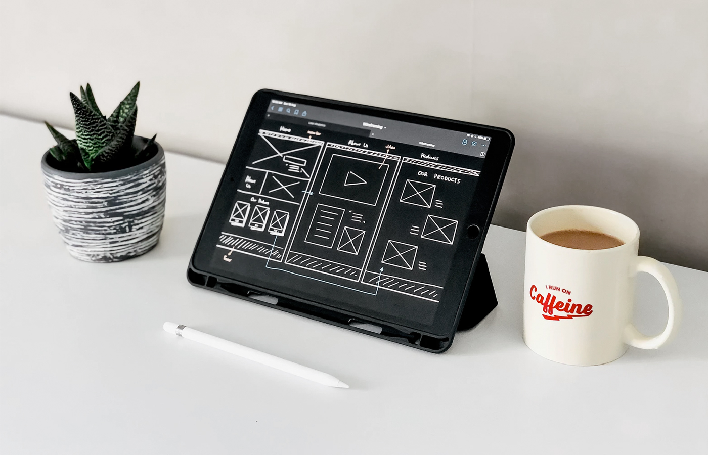 cbusquets's tweet card. ¿Qué herramientas valen la pena? Descubre las 10 mejores para conceptualizar, hacer tests con usuarios, investigación UX y analítica.