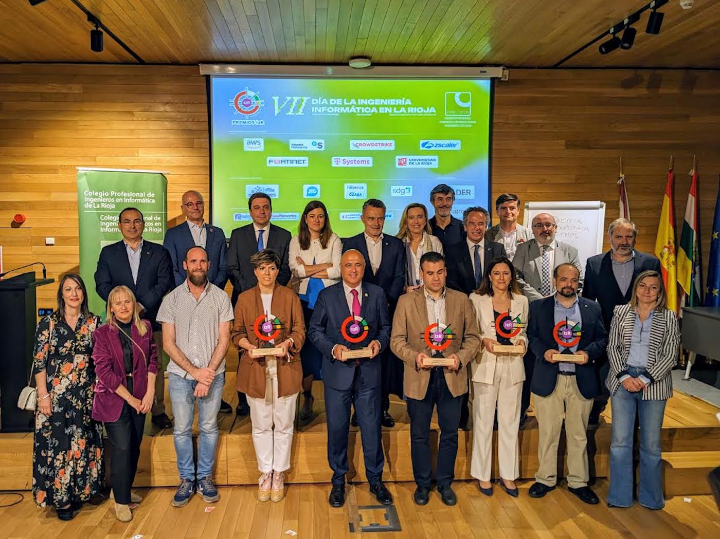 CPIIR_CPITIR's tweet card. Los colegios profesionales de ingeniería informática de La Rioja iniciaron en 2015 la celebración del Día de la Ingeniería Informática de La Rioja, y, tras un breve paréntesis temporal, la recupera...