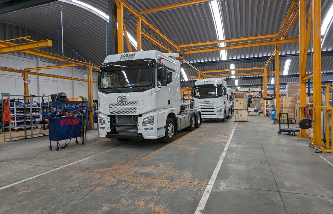 GrupoT21's tweet card. A inicios de 2024 la armadora ELAM-FAW anunció la relocalización hacia territorio colimense de su planta ubicada actualmente en Hidalgo.