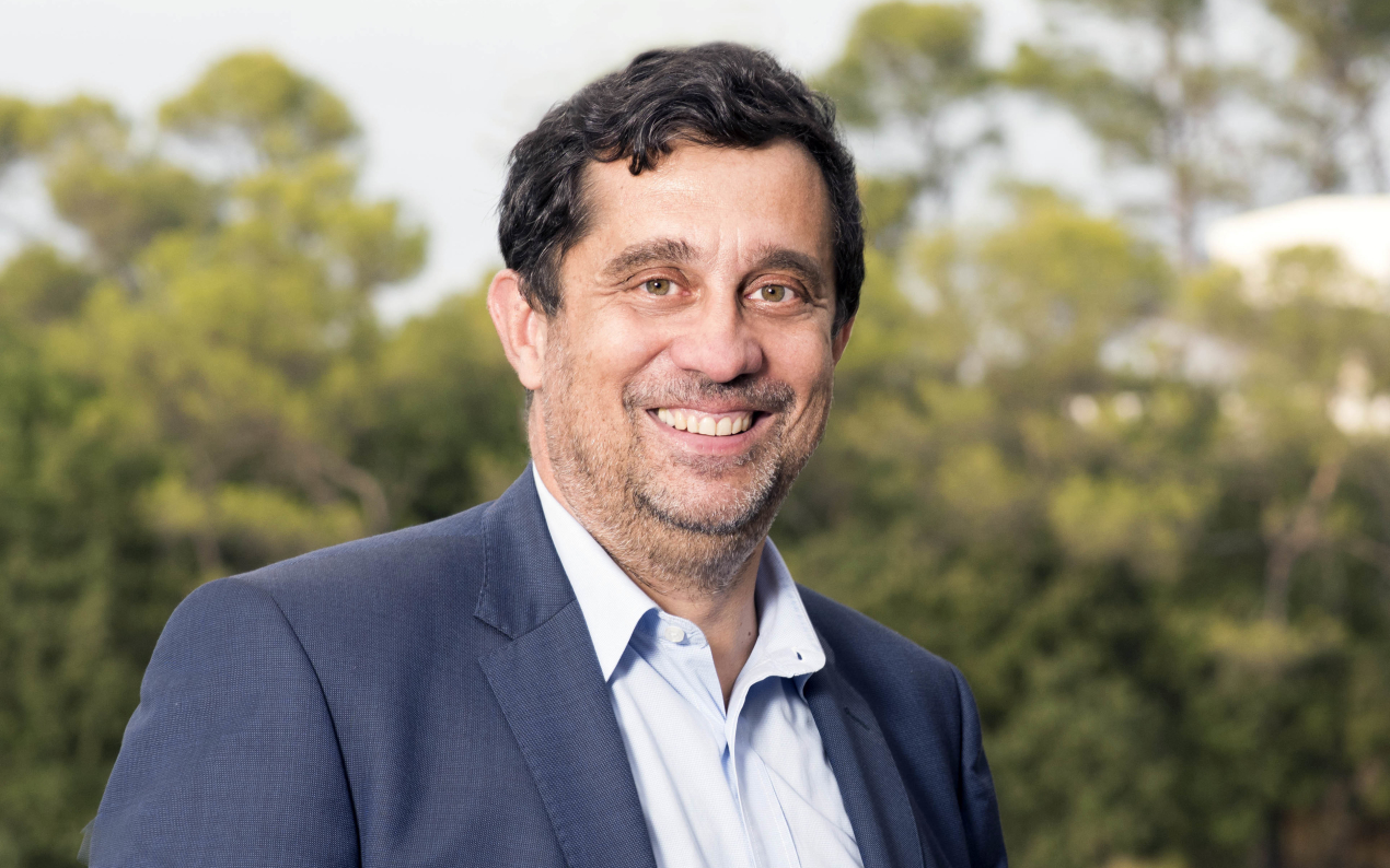 FTravail_PACA's tweet card. Pour atteindre l’objectif d’un taux de chômage autour des 5 % d’ici 2027, objectif fixé par la loi plein-emploi, France Travail vient de lancer une nouvelle marque à destination des employeurs.