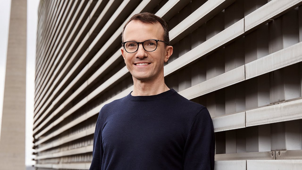 DigitalDwc's tweet card. DWC-TV: Dr. Sebastian Dettmers | Die grosse Arbeiterlosigkeit