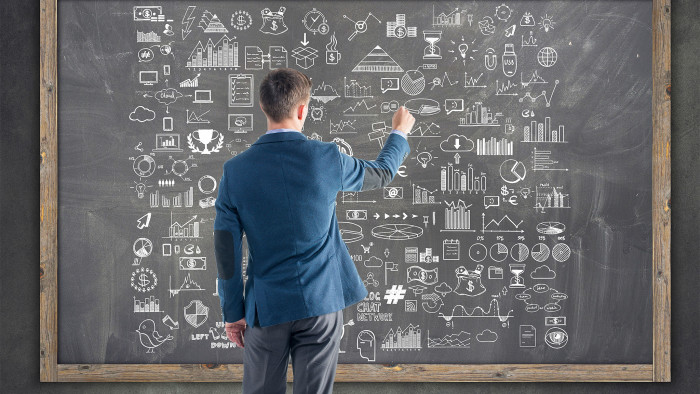 felipedavinci's tweet card. A new leader has emerged