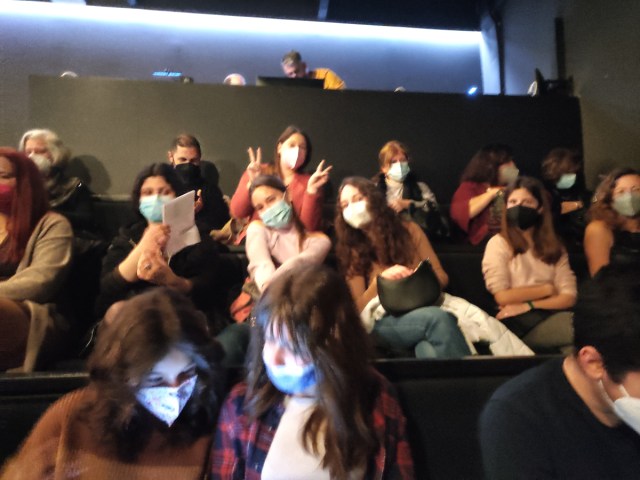 smartlab1's tweet card. We had loooong talks… Απολαύσαμε την θεατρική παράσταση “Η Μηχανή του Τούρινγκ” Ο Turing ήταν αυτός που «έσπασε» τον κώδικα Enigma αποκρυπτογραφώντας τα σήματα των ναζί και αλλάζο…