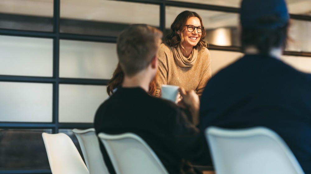 Meridian_U's tweet card. For generations, leadership has been associated with the image of the solitary visionary, the one who sees what others cannot. Yet the challenges of today are woven from interdependence and rapid...