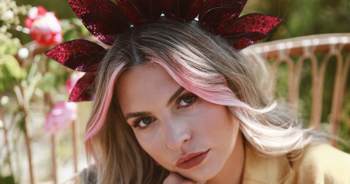 droyirishnews's tweet card. Noise Annoys: Buí do Drawing, Reevah gives us Daylight Savings