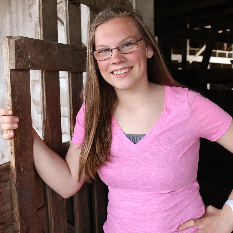 ReginaYoder's tweet card. Rural Illinois | “Sometimes putting one foot in front of another is a lot harder than it sounds.” That’s especially true for 14-year-old Lindsey Yoder who is walking 15 miles a day along the dusty