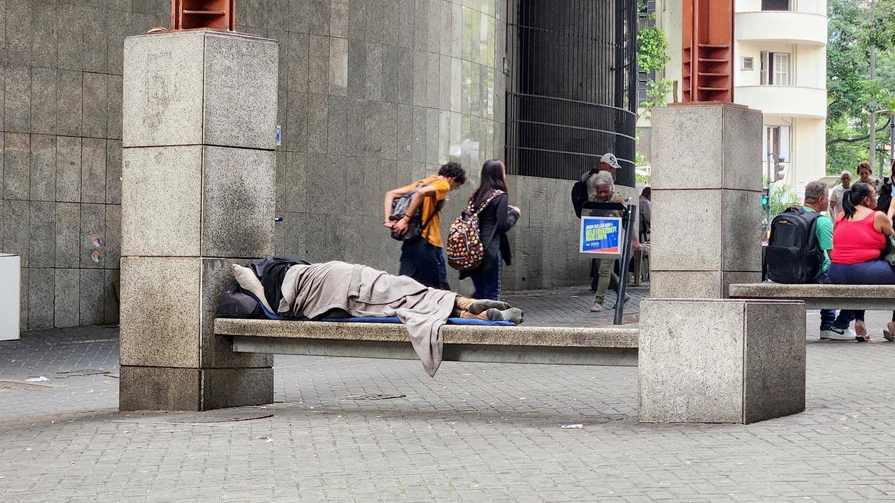 jornalhojeemdia's tweet card. Projeto polêmico é autoria do vereador Vile Santos (PL)