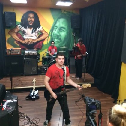 Tweet card summary image