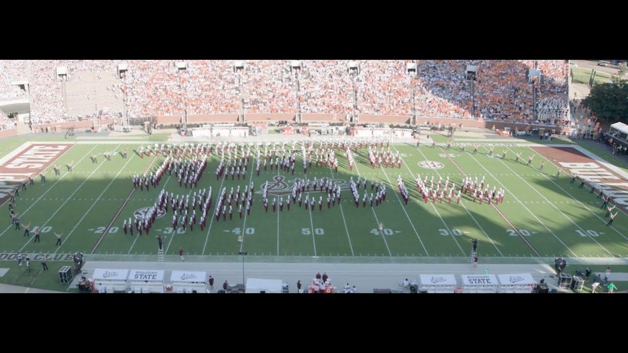 maroonband's tweet card. Halftime, Famous Maroon Band (9/27/2025)