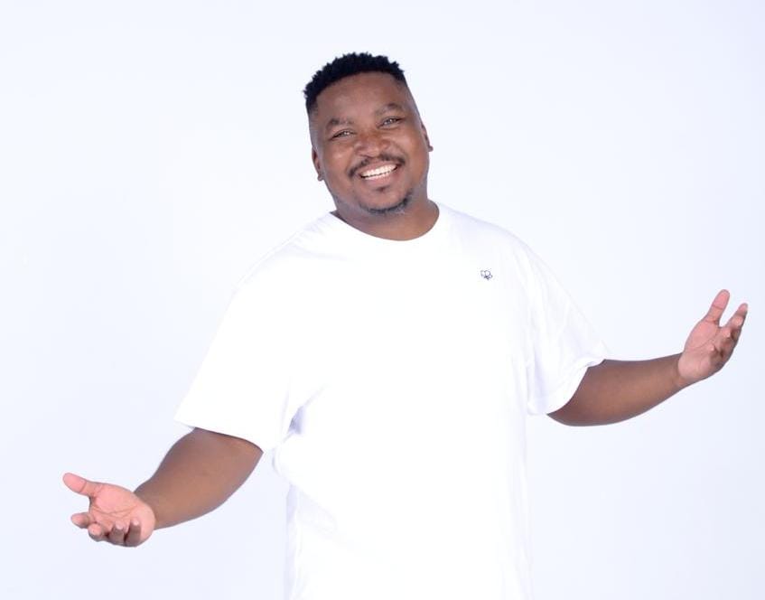 FreeStateWorld1's tweet card. There is no doubt that Motheo FM is a powerhouse and the best community radio station in South Africa. What began as a Free State Mangaung-based radio station has transformed into a formidable force,...