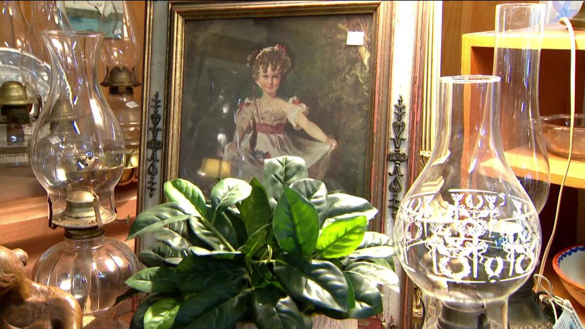 Ms_Cheap's tweet card. X marks the spot! Ms. Cheap takes us to Fairview this week to find unique items at “Buried Treasures!”