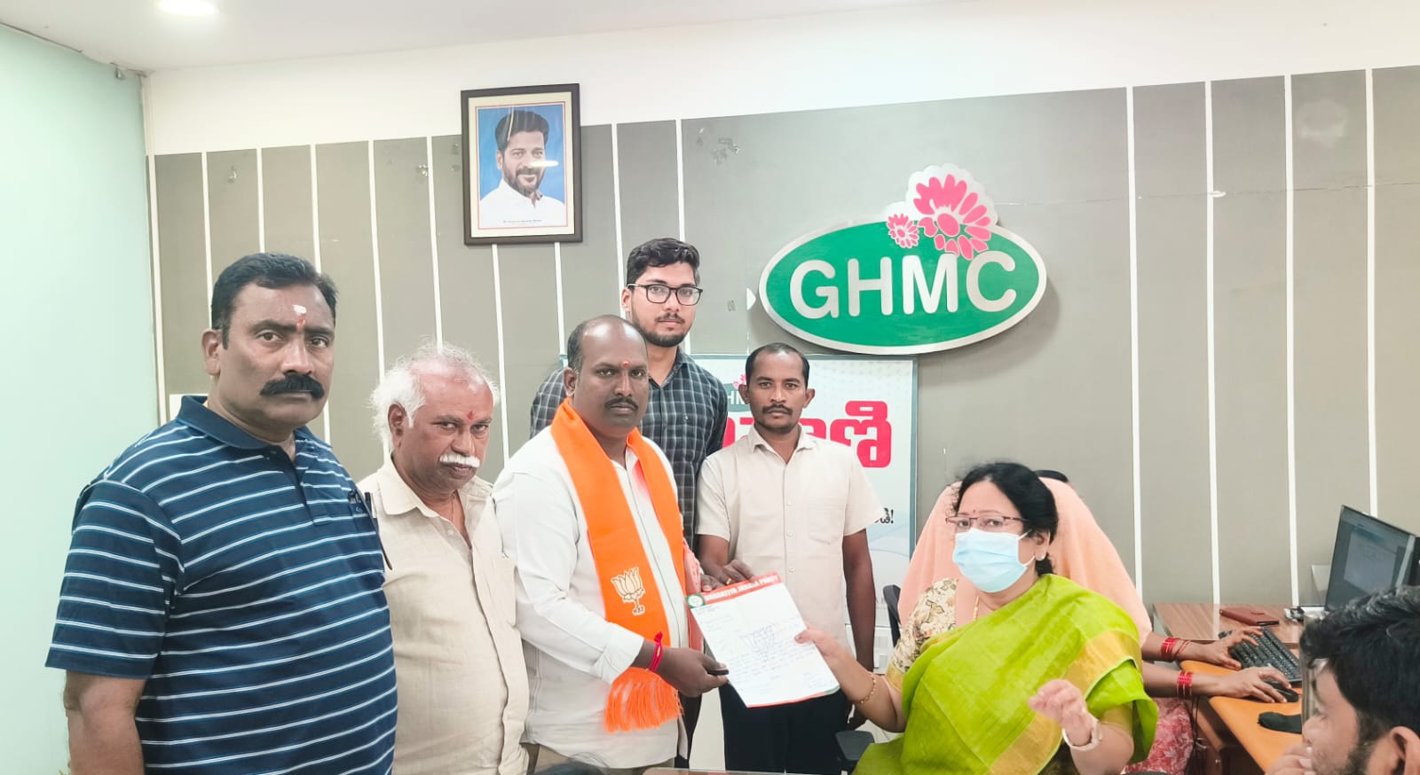 JithenderkBjym's tweet card. శేరిలింగంప‌ల్లి, న‌వంబ‌ర్ 17 (న‌మ‌స్తే శేరిలింగంప‌ల్లి): హఫీజ్ పేట్ డివిజన్ బీజేపీ అధ్యక్షుడు కైతాపురం జితేందర్ ఆధ్వర్యంలో జిహెచ్ఎంసి చందానగర్ సర్కిల్ 21