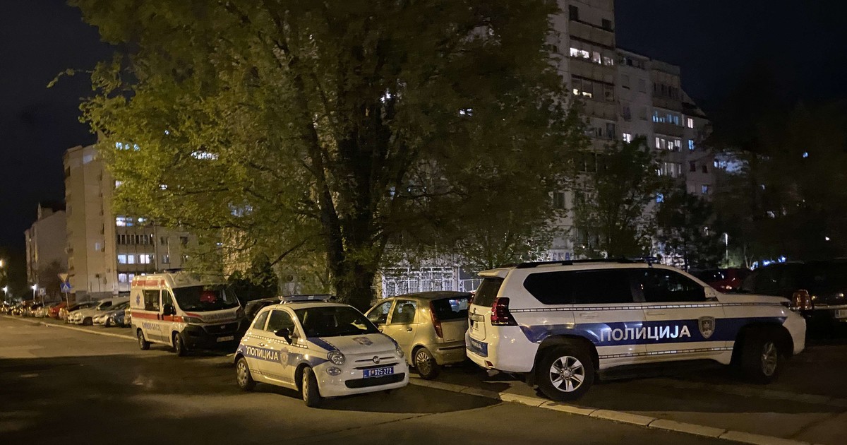 Blic_online's tweet card. Muškarac M.P. (41) koji je uhapšen zbog sumnje da je pištoljem pretukao poznanika svoje supruge, navodno ga je pre toga namamio da dođe ispred jednog poznatog hotela u Beogradu i to preko naloga...