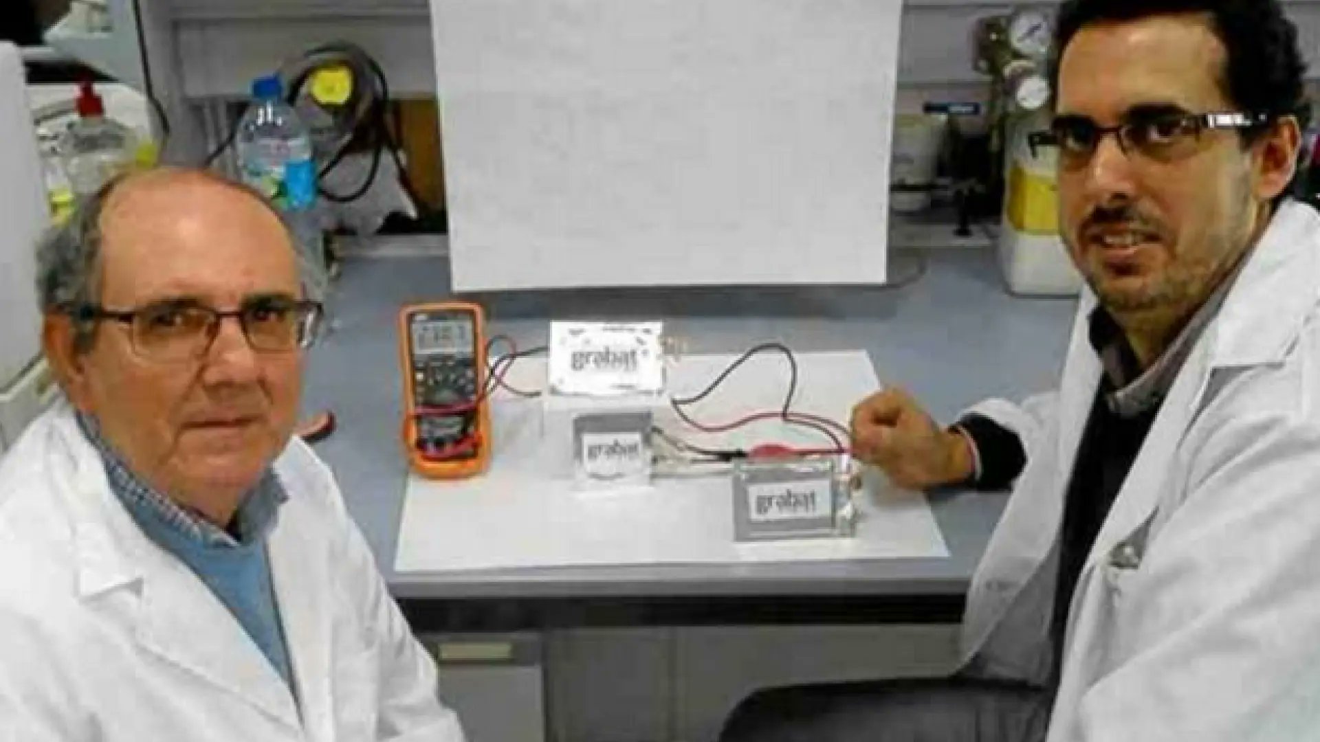 SitcTc's tweet card. Las empresas españolas Graphenano y Grabat Energy, junto a la Universidad de Córdoba, han desarrollado la primera batería de grafeno para vehículos eléctricosSe carga en 8 minutos, dura 1.000...