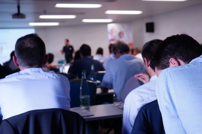 Pybrehier's tweet card. Good to know - If you need to deepen your knowledge of Oracle database architecture and best practices, then you should save these dates in your agenda and register to this training session: ✅ What:...