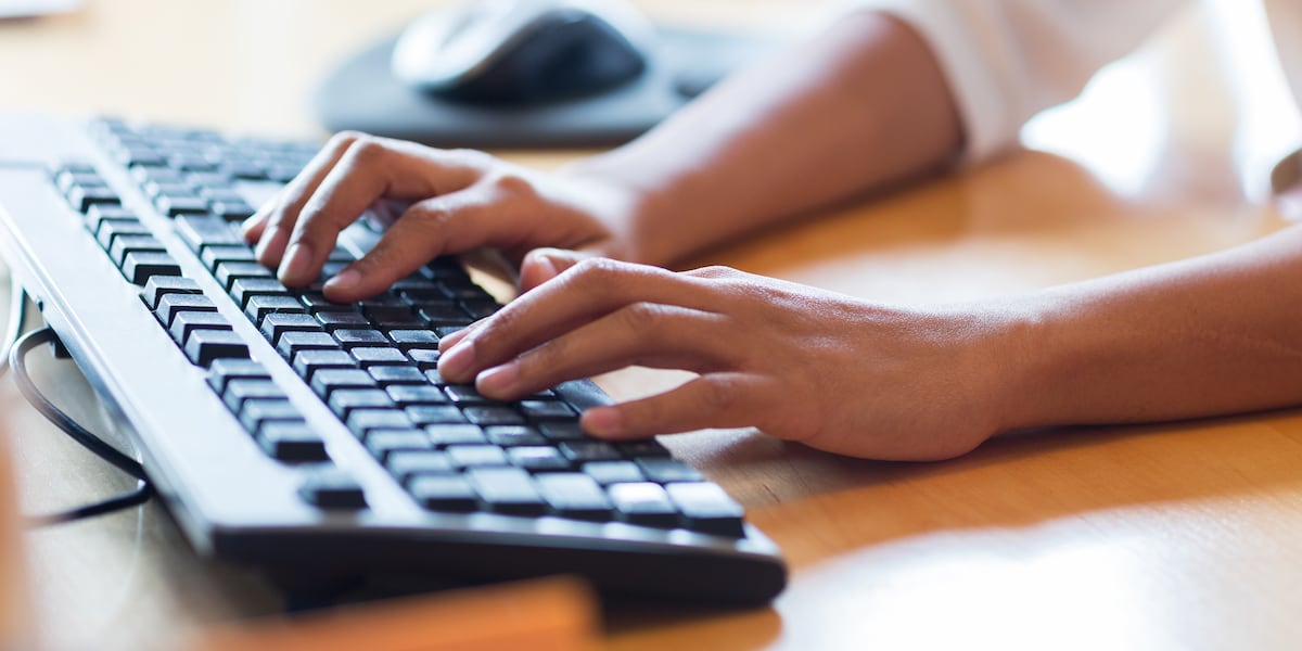 ThecoderschoolN's tweet card. The program aims to prepare students for a future shaped by artificial intelligence.