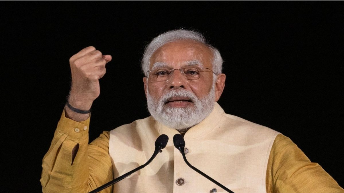 Clean_Tech_'s tweet card. The India Energy and Climate Center (IECC) located at UC Berkeley's Goldman School of Public Policy published a report, 'Pathways to Atmanirbhar Bharat'