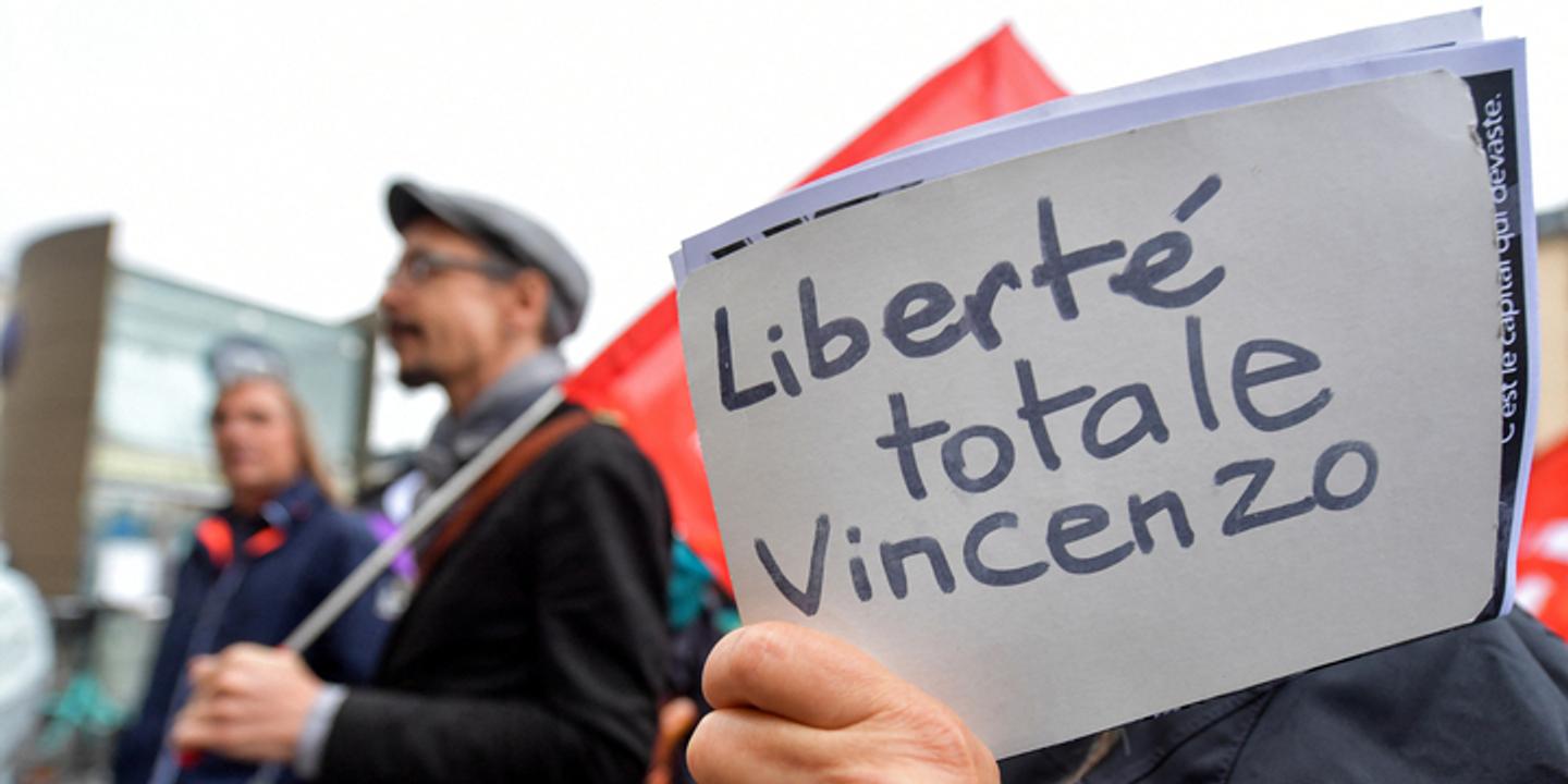 soutienvincenzo's tweet card. TRIBUNE. La cour d’appel de Lyon doit se prononcer le 24 février sur le cas du militant altermondialiste condamné en Italie à dix ans de prison en vertu d’une loi adoptée sous Mussolini. Dans une...