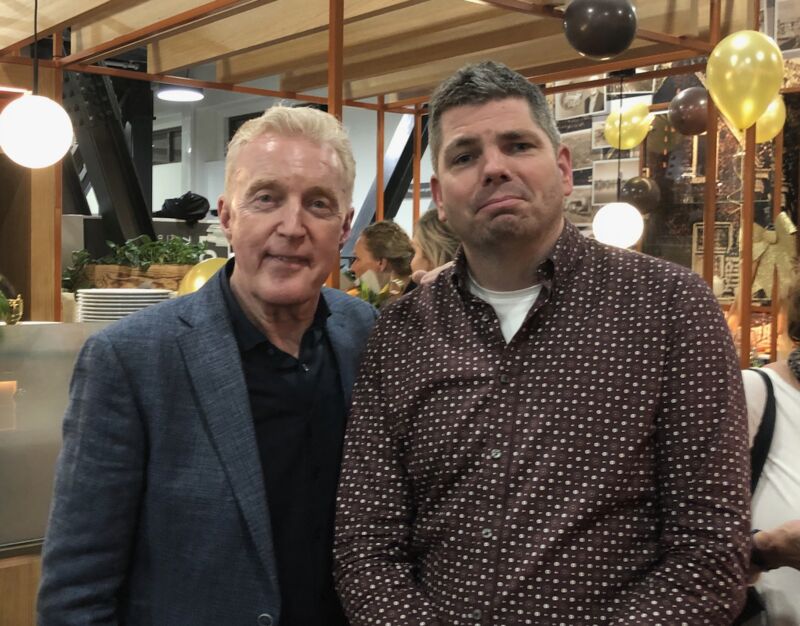 MLWitjens's tweet card. Gisteren werd dan eindelijk in Bibliotheek Forum Zoetermeer door Andre van Duin het mooie Café MAX geopend! Een initiatief van Jan Slagter, Joke Mos en de Gemeente Zoetermeer waar ik met veel plezier...