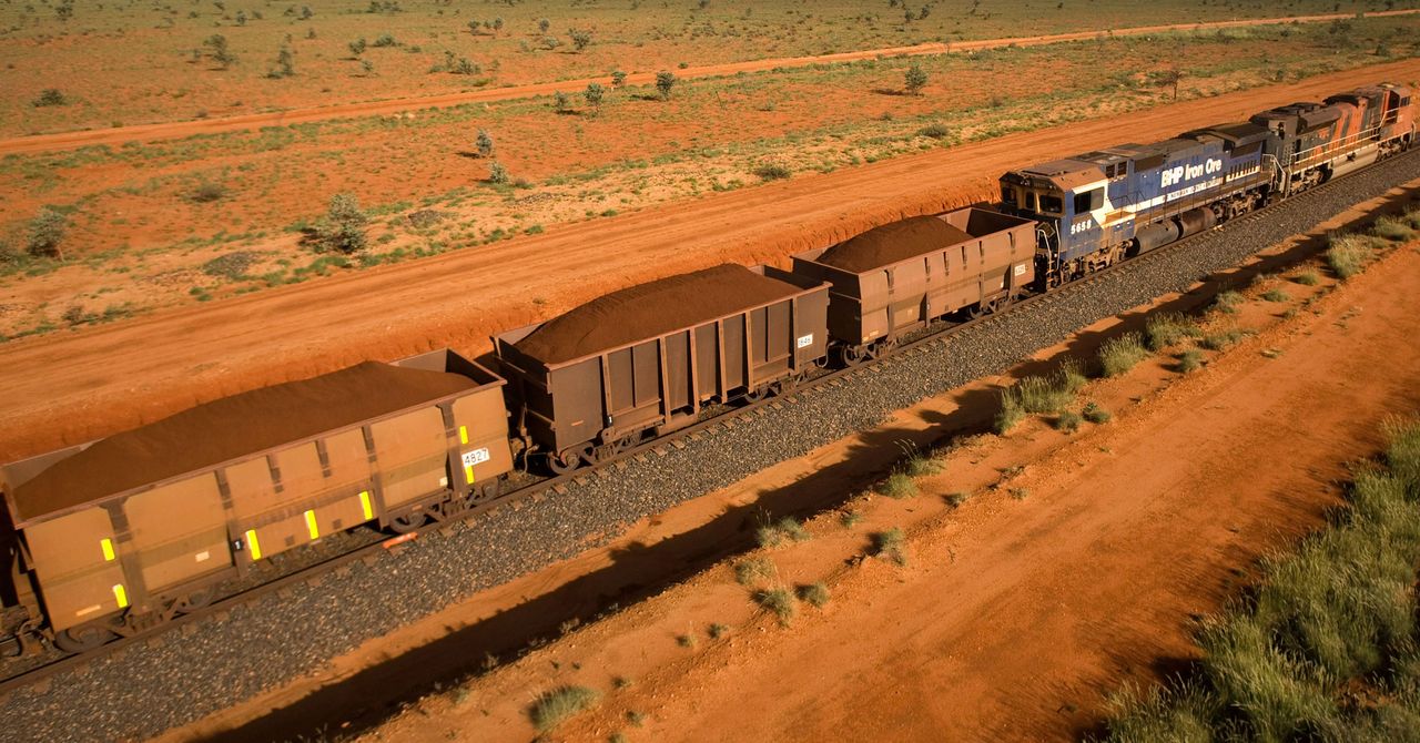 WIRED's tweet card. After a 268-car, four-locomotive Australian train traveled 57 miles with no one at the controls, it's good to review.