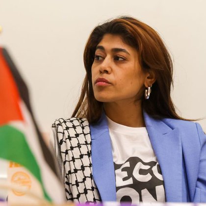 Tweet card summary image