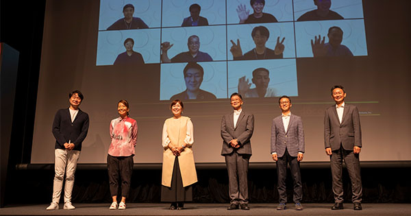 DataMeshJP's tweet card. 新ビジネスの実現を協創で加速するNTTドコモとNTTドコモ・ベンチャーズ。5Gの活用範囲をさらに拡大すべく「docomo 5G DX AWARDS 2021」を開催し、5G時代にふさわしいアセットの発掘を進めている。