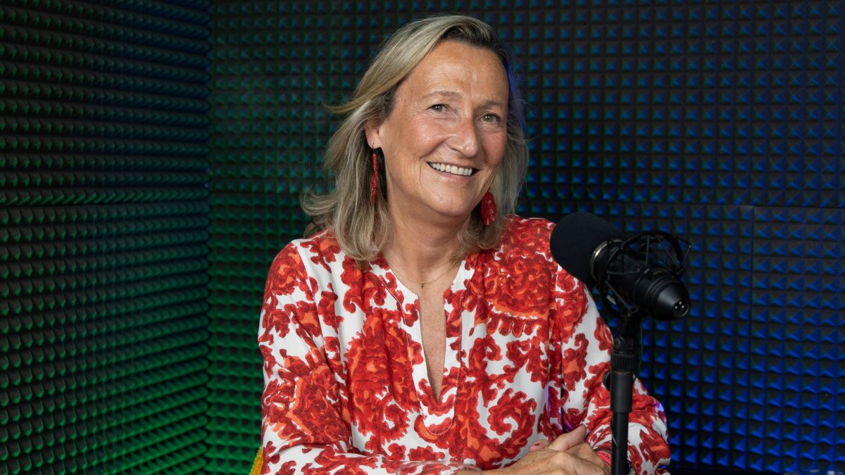 protheus3000's tweet card. Después de alejarse voluntariamente de la primera línea de fuego y escribir un libro sobre las nuevas tecnologías y los cambios que se están produciendo