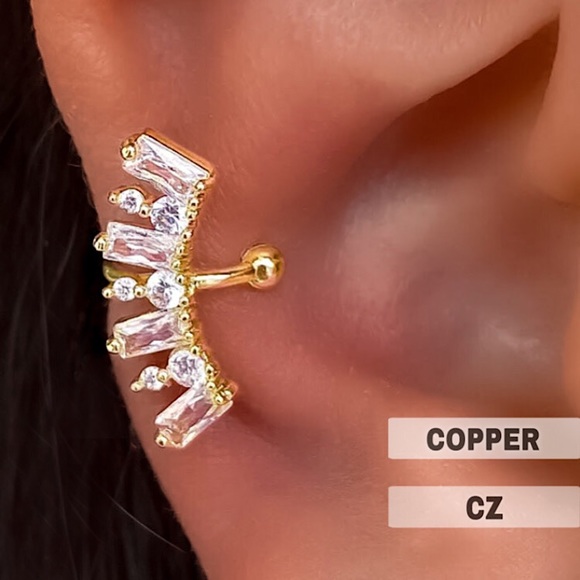 queendom_basic's tweet card. EARRING ▪️Ear Cuff ▪️Copper ▪️Gold Tone ▪️14K Gold Plated ▪️Clear Color Cubic Zirconia ▪️Prong Setting ▪️Size — L 11/16” x W 3/8” x D 7/16” ▪️Fading / Tarnish Resistant ▪️Durable ▪️Single | Asymmet...