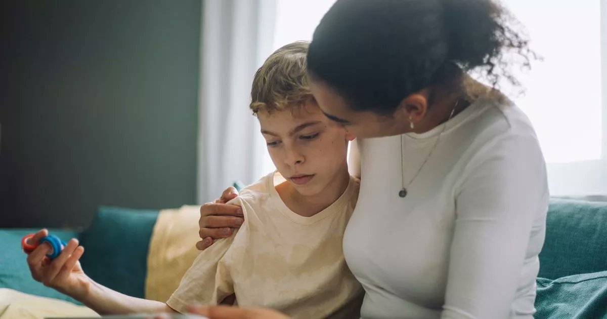 SINetwork's tweet card. Nearly eight in 10 of people with ADHD admit they are highly sensitive to certain textures, tastes and smells.