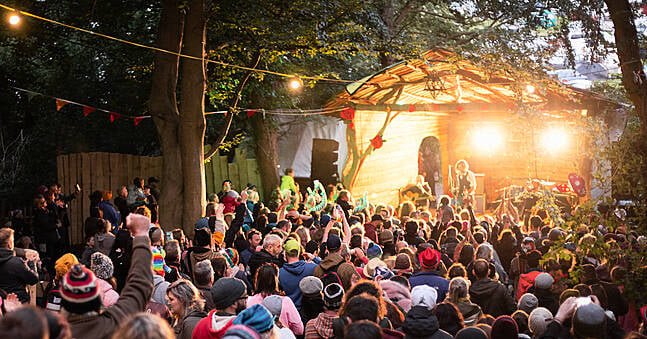 Tweet card summary image