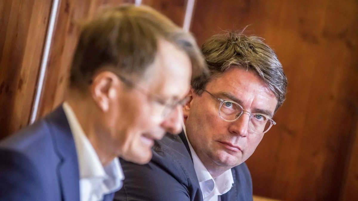 Karl_Lauterbach's tweet card. Spitzenkandidat Florian von Brunn kann prominente Unterstützung gebrauchen. Doch in den Kliniken ist der Minister wenig beliebt.