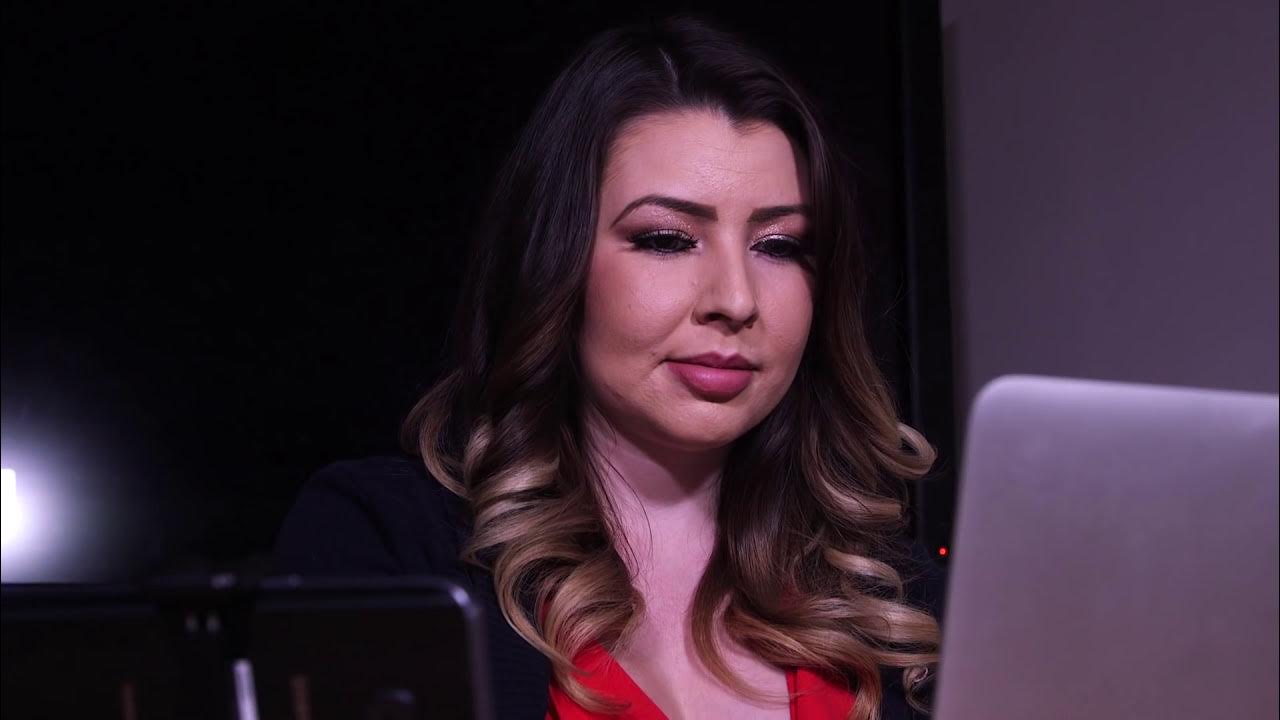 YouScreenWriter's tweet card. Live YouTube Vlogger Studio!