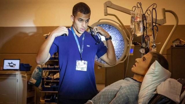 RichDuszak's tweet card. The U.S. faces a growing physician shortage due to a federal cap on residency positions, resulting in a tragic waste of talent and a need for the government to remove barriers and allow the supply …