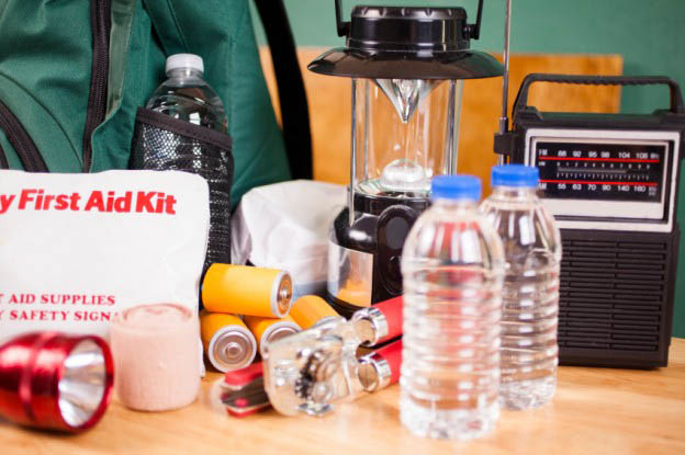 SCServiceMaster's tweet card. Find out what to have in an emergency kit to keep yourself and your family safe in the event of a disaster. Use these tips from ServiceMaster Restore.