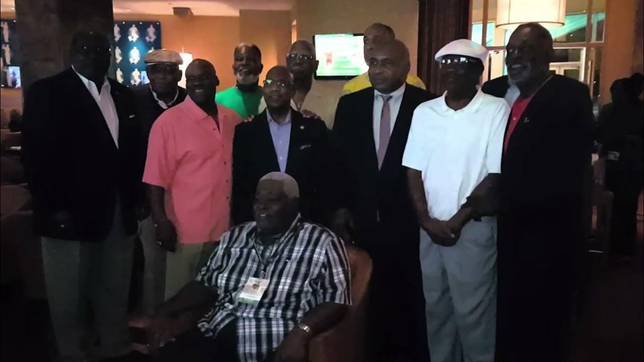 srhalljoe's tweet card. Breaking The Line