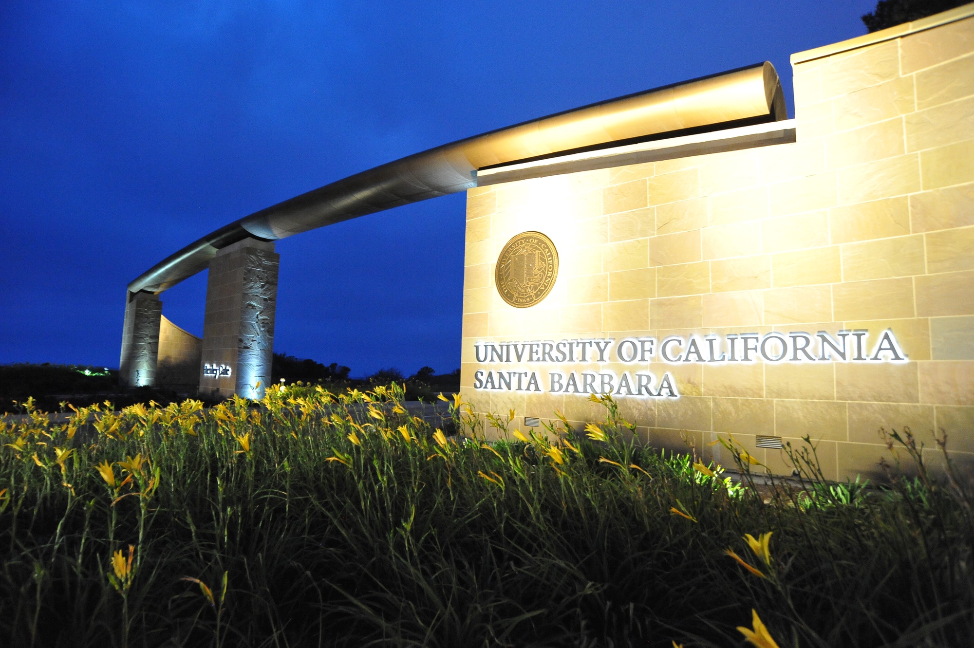 emLabUCSB's tweet card. University of California Santa Barbara is hiring. Apply now!