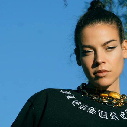 Tweet card summary image