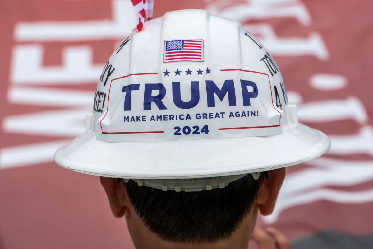 jsaddierESS's tweet card. La victoire de Trump porte un enseignement : les citoyens se définissent d’abord comme des travailleurs inquiets et non plus comme des consommateurs satisfaits. Il est grand temps pour la gauche de...