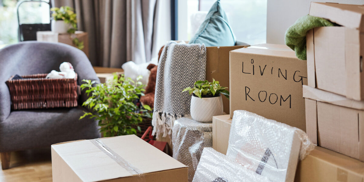 MondePR's tweet card. Thinking about downsizing? A real estate agent shares tips on what to think about before you downsize and move.