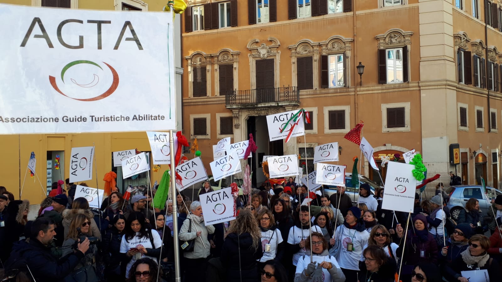 agta_guide's tweet card. Si è chiuso il 27 febbraio con circa 27.000 candidature il bando di esame per l’abilitazione alla professione di guida turistica. L'AGTA, Associazione Guide Turistiche Abilitate, dichiara in propos...