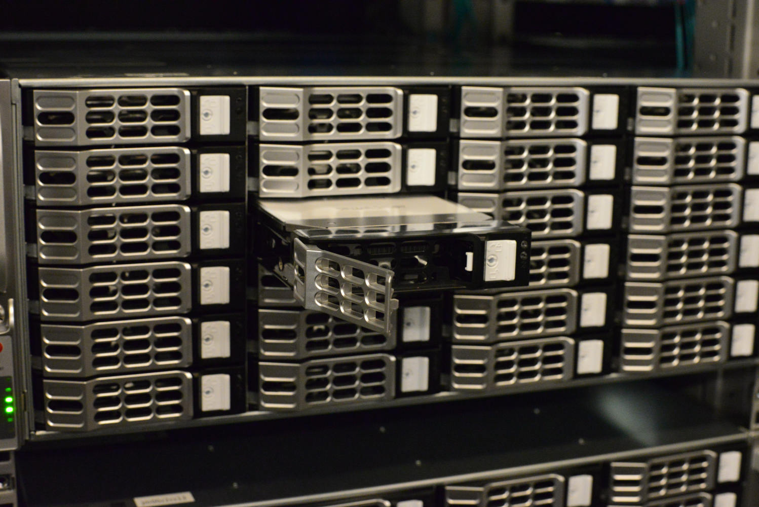 kuenishi's tweet card. Why Apache Ozone? To address increasing data needs and new use cases in Preferred Networks, PFN, we have been seeking a new storage system that scales out