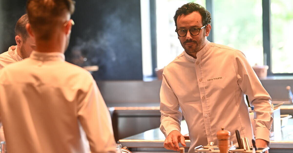 Leprogresloire's tweet card. Le chef César Troisgros a été sacré, lundi, cuisinier de l’année 2026 par le guide Gault et Millau.